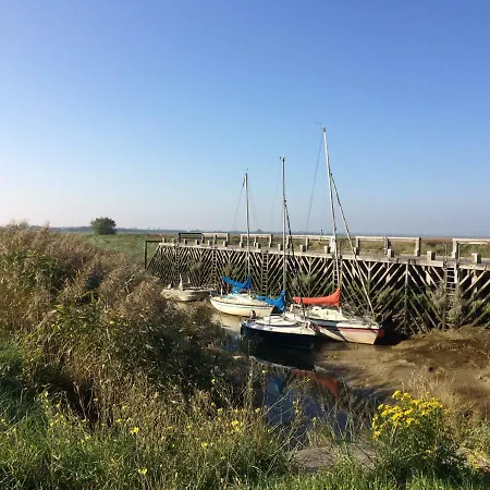 度假居 Les Pres De La Riviere *
